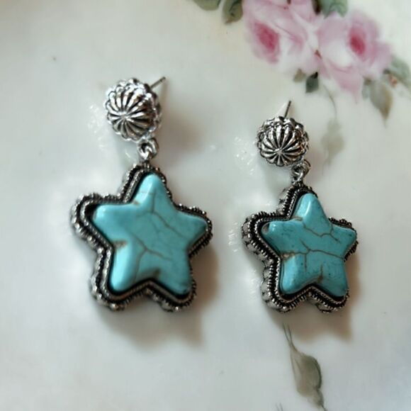 Star dangle earrings A47 - Picture 3 of 5